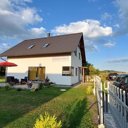 Apartmány Kohoutek a Slepička v Novohradských horách Nové Hrady Exterior foto